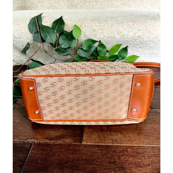 Dooney & Bourke vintage signature handbag - Picture 7 of 10